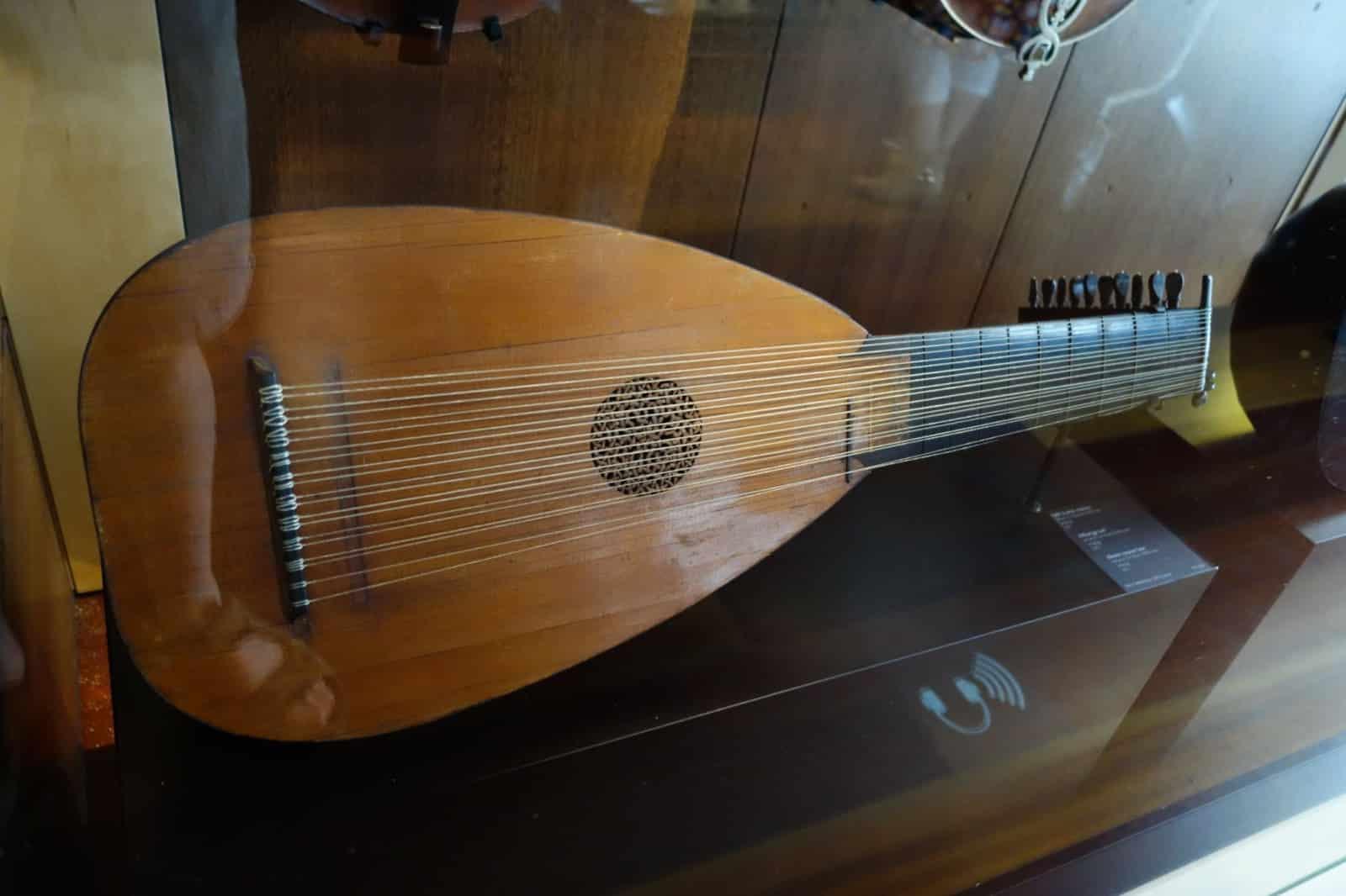 The Lute: A Happy Family of Instruments | Skillshare Blog