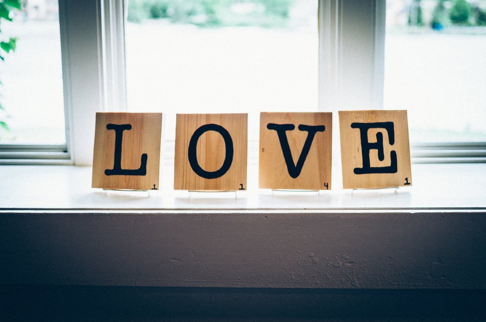 Audiences love serif fonts in 2019 ( image source )