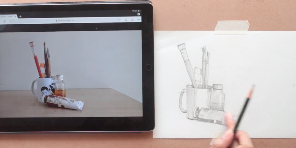 Skillshare instructor and fine artist Mandar Marathe recreates a photo with a drawing.