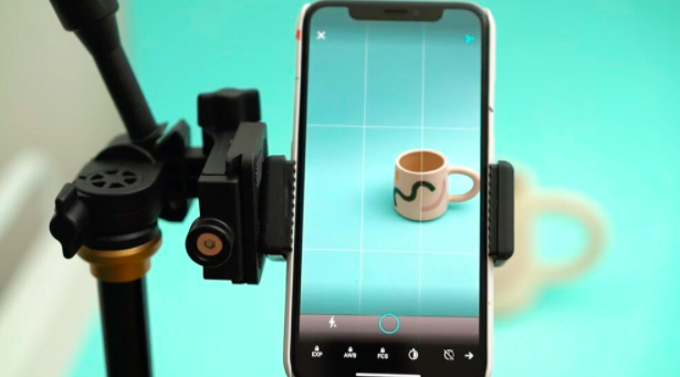 All you need for this course is a smartphone and a creative attitude.
