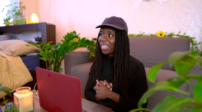 Make sure you have a job that you can take with you, says Skillshare instructor Daycia Harley .
