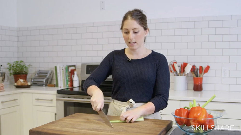 Skillshare instructor and Plated Head Chef Elana Karp demonstrates how to properly hold a knife for chopping.