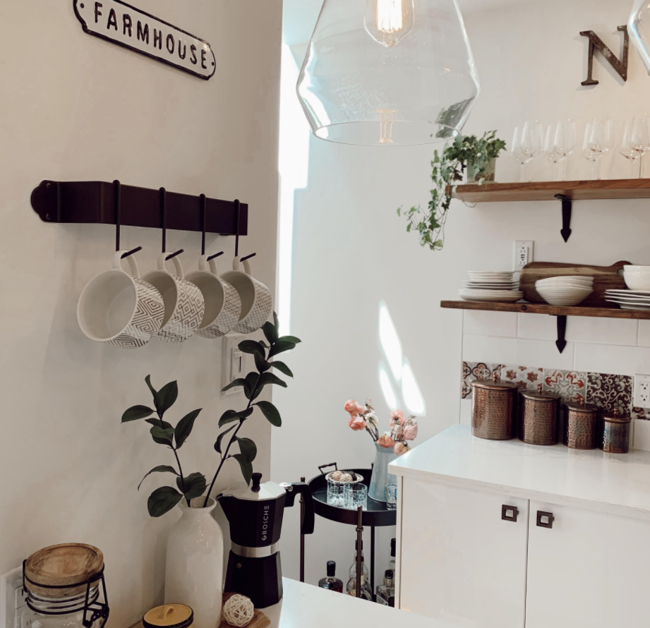 Skillshare student Ariane Coleman shows off a kitchen space defined by farmhouse elements.