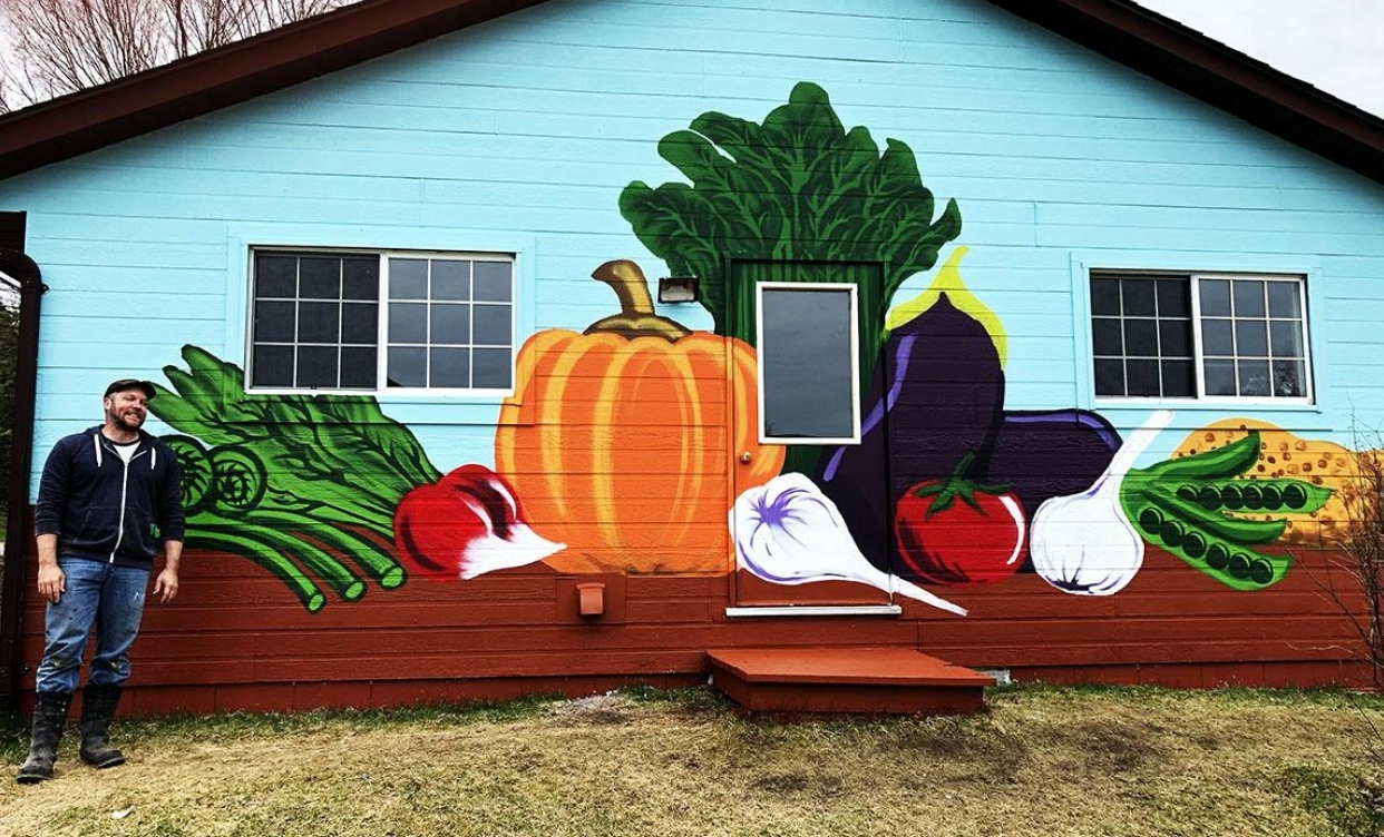 Ein Wandgemälde von Gemüse
