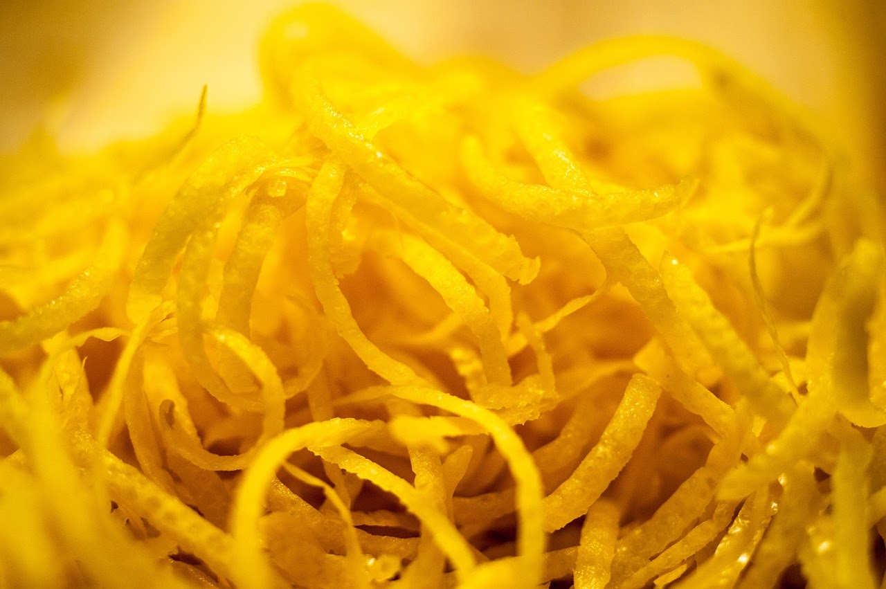 How to Zest a Lemon and Substitutes for Lemon Zest | Skillshare Blog