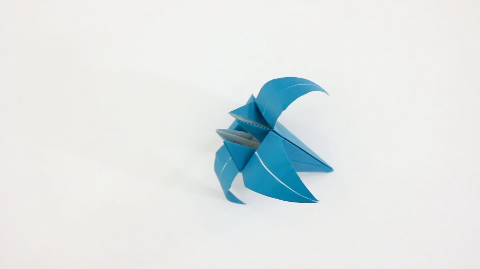 How To Make An Origami Lotus Flower - Folding Instructions - Origami Guide