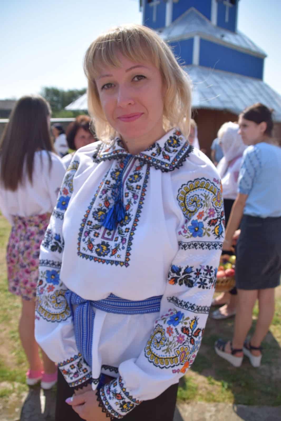 woman wearing shirt